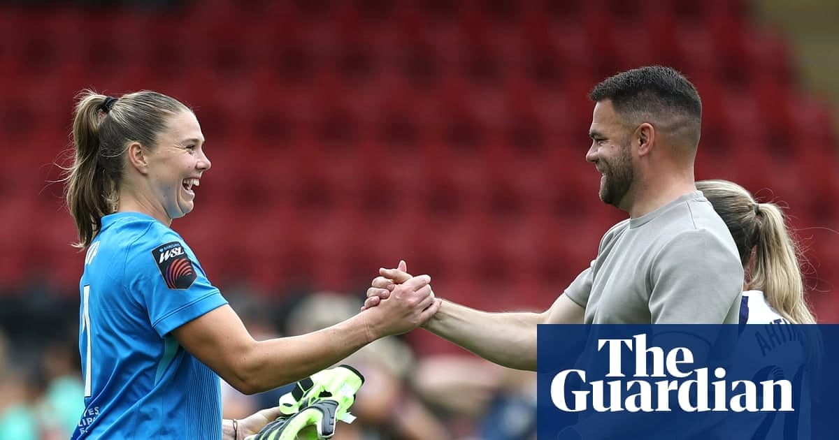 马丁·霍领军托特纳姆女足迎来WSL新气象