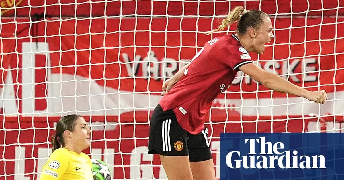 埃尔普斯回归遭嘘，罗尔福头球助曼联女足击败巴黎圣日耳曼