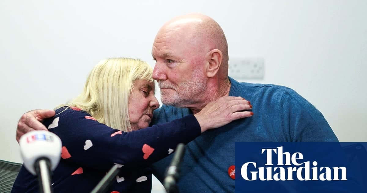 希尔斯堡惨案：家属称‘苦涩不公’，12名在职警察本应受处分却全部退休