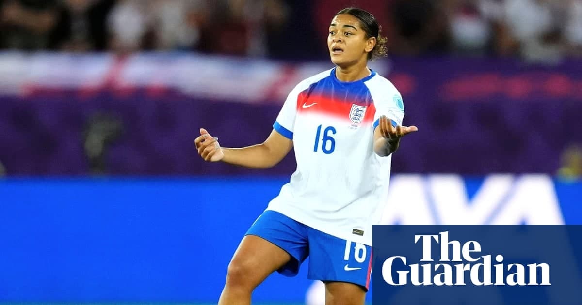 对英格兰女足球员发布仇恨言论者获缓刑