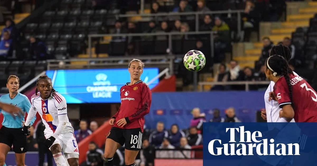 里昂女足两球优势击败曼联 展现WCL实力