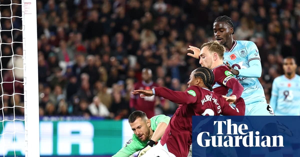 西汉姆主场击败伯恩利缓解低迷，球迷就 ownership 再次发声