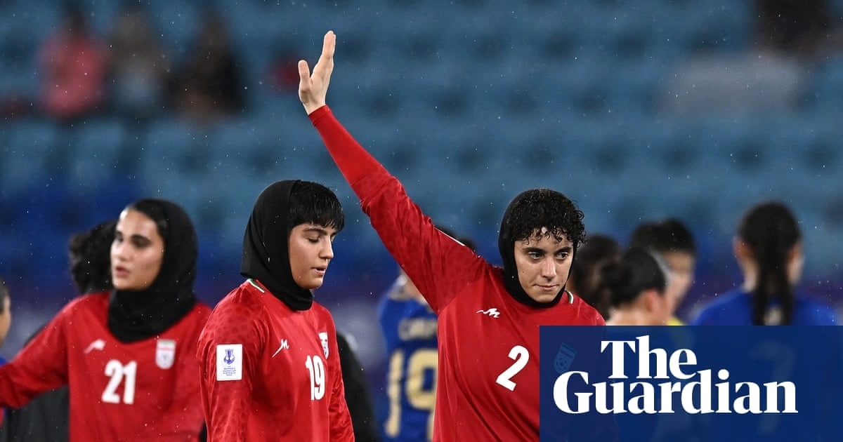 伊朗女足在女子亚洲杯出局后回国前景堪忧，示威冲突现场曝光