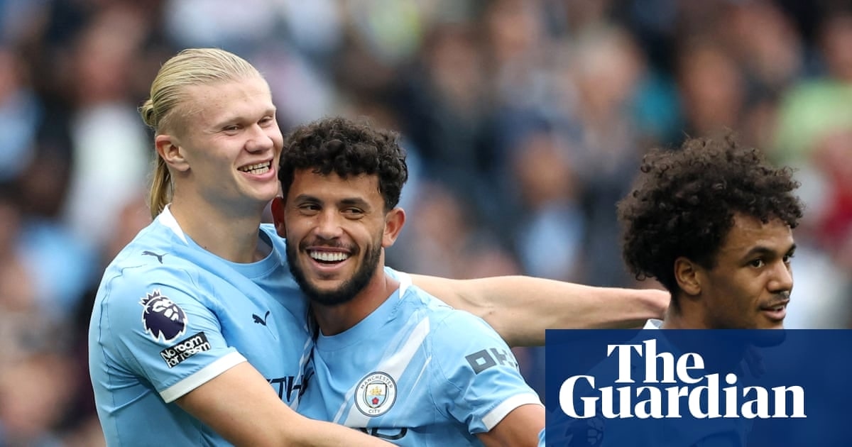 曼城对伯恩利再掀波澜,Estève两次乌龙成焦点