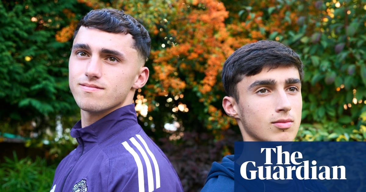 斯坎伦兄弟:从英格兰中部小学队到直布罗陀国脚的成长之路